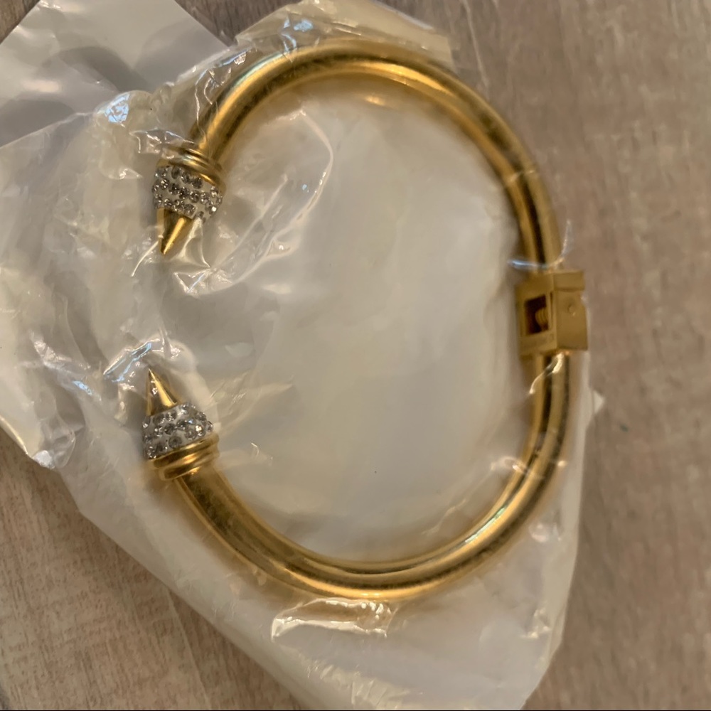 Women’s Bracelet - Picture 4 of 8